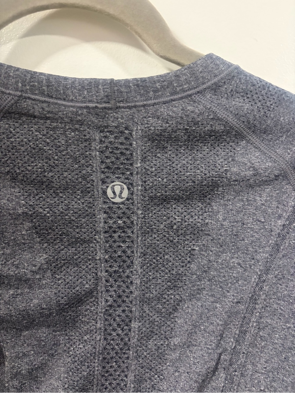 lululemon athletica Women's Long Sleeve Crewneck Top - Charcoal Gray - Picture 6 of 6